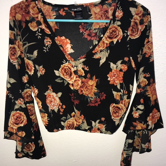 [Rue 21] Floral + Flirty Cropped Blouse - Picture 4 of 8
